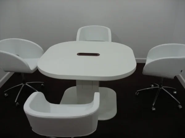 Стол для переговоров